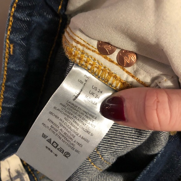 We The Free Straight Leg Frayed Hem Jeans Dark Wash NWOT 24 - Picture 9 of 11